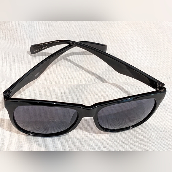 Total Black Out Stylish Sexy Unisex Iconic Sunglasses like Ray Ban - Picture 11 of 16